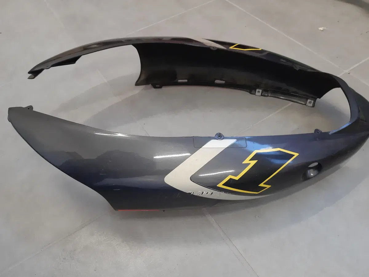 Carena posteriore Aprilia Sr 50 125 150 (3)