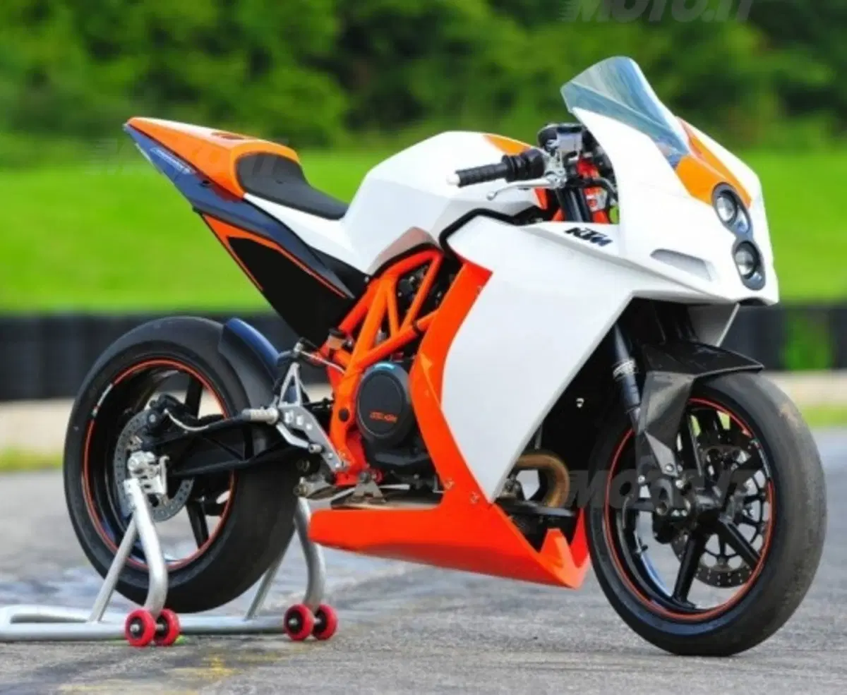 KTM conferma la Duke 350