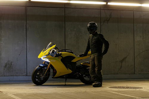 Damon Hypersport Pro. La moto con co-pilota e geometrie variabili (3)