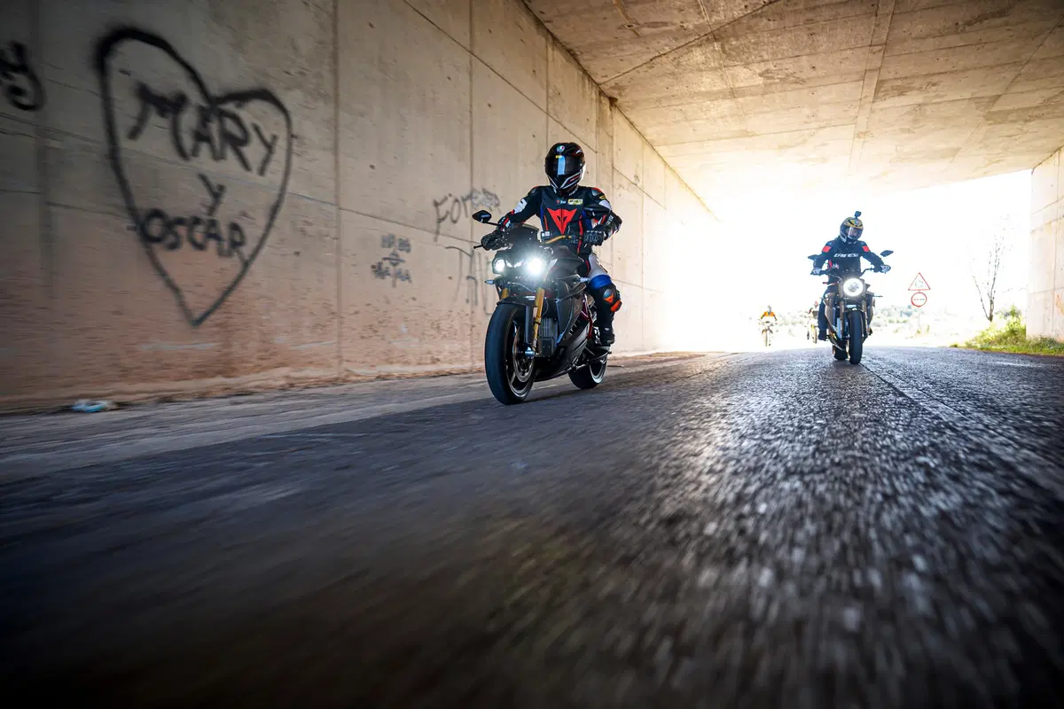Energica Eva Ribelle 2020 TEST. Più cattiva, più veloce, più guidabile (4)