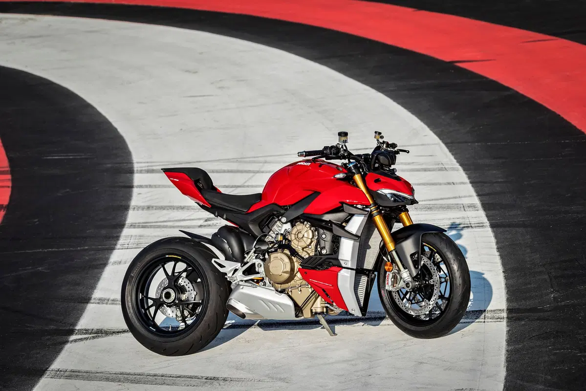 Ducati Streetfighter V4: foto, video, dati e prezzi