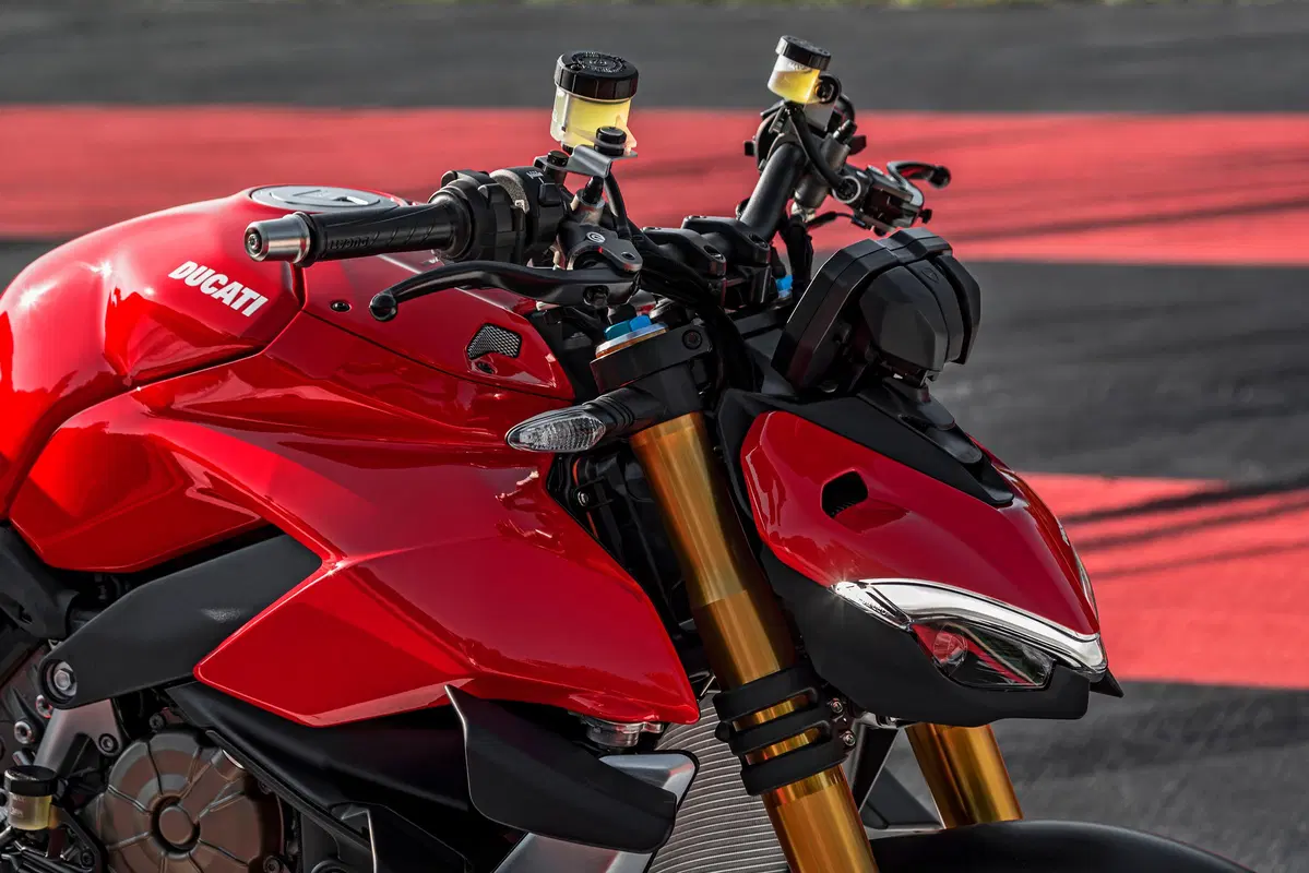 Ducati Streetfighter V4: foto, video, dati e prezzi (2)