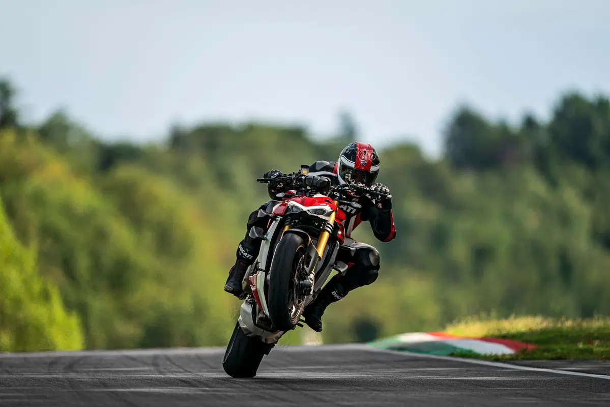 Ducati Streetfighter V4: foto, video, dati e prezzi (22)