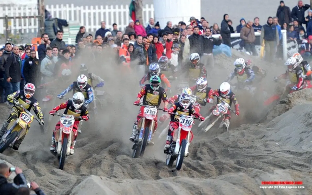 Supermarecross. Vincono: Smith (MX1), Mancuso (MX2) e Fabbri (125)  (10)