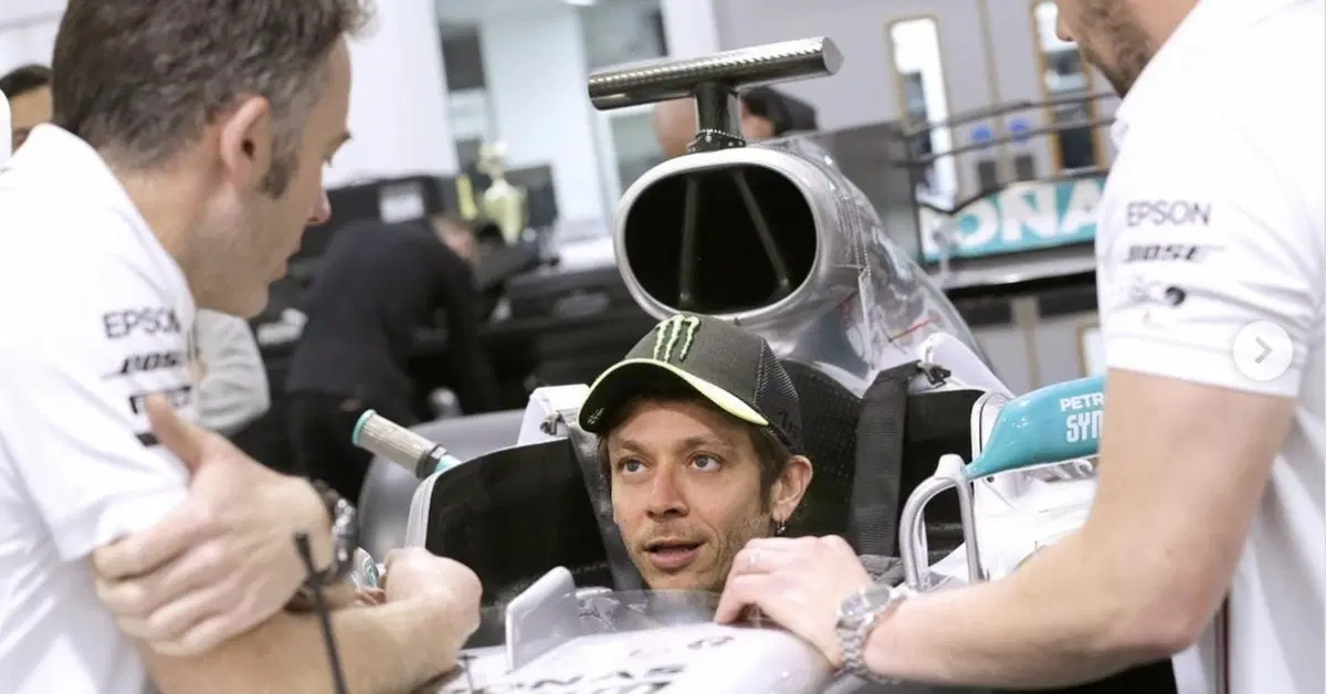 Valentino Rossi "fa il sedile" per la F1