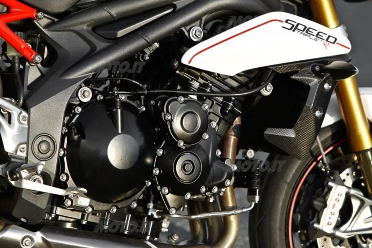 Triumph Speed Triple 1050 R  (62)