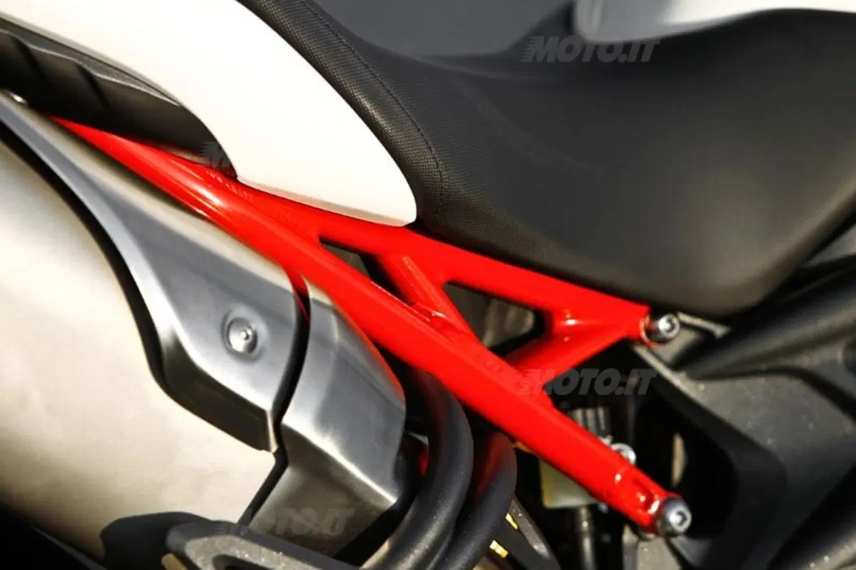 Triumph Speed Triple 1050 R  (63)