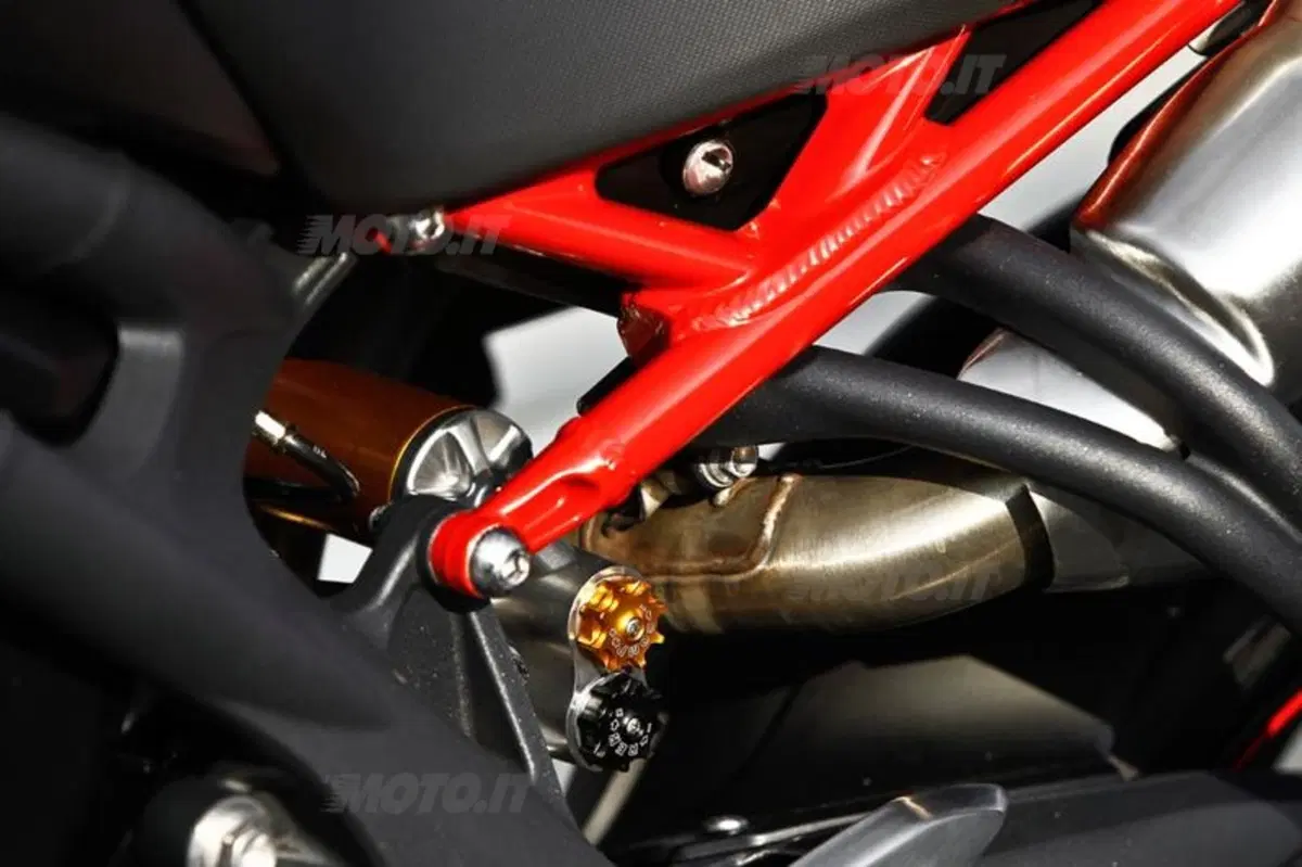 Triumph Speed Triple 1050 R  (73)