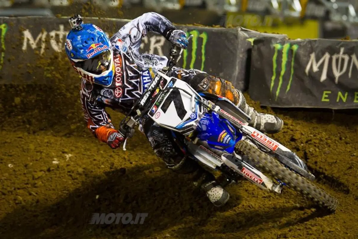 Supercross. James Stewart vince a Oakland (7)