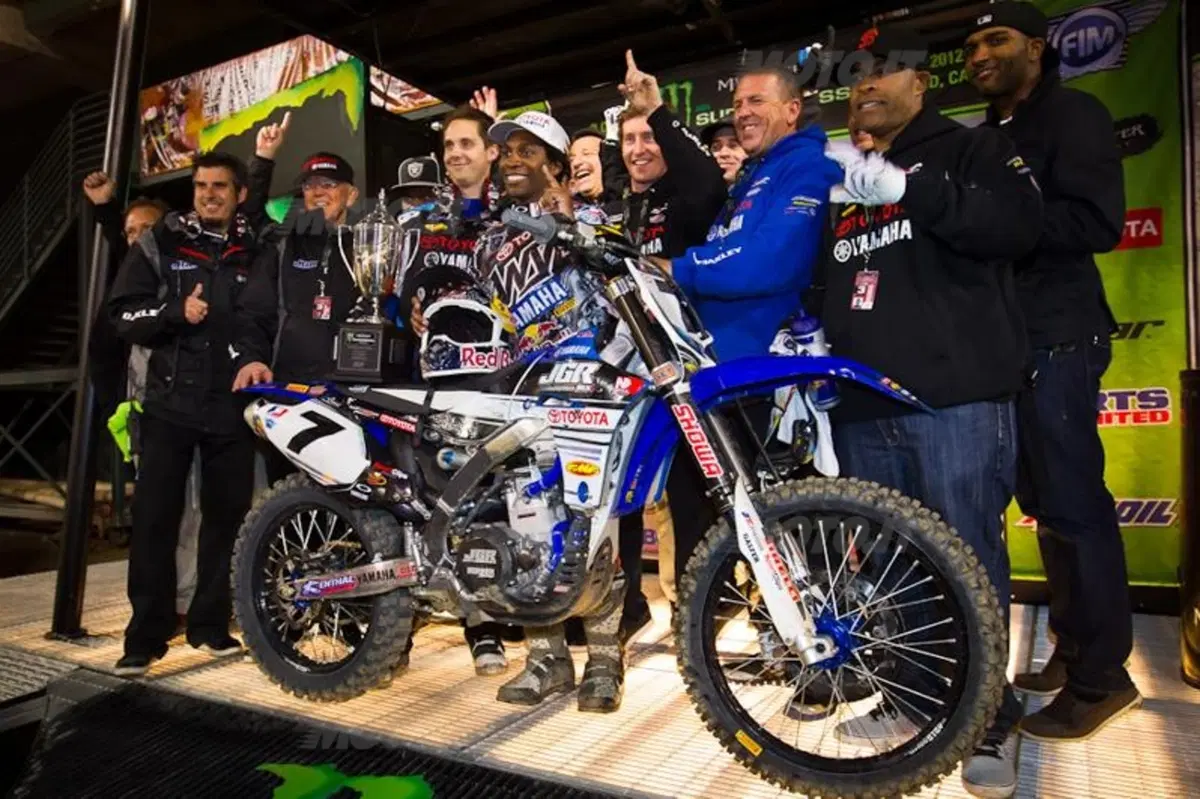Supercross. James Stewart vince a Oakland (8)