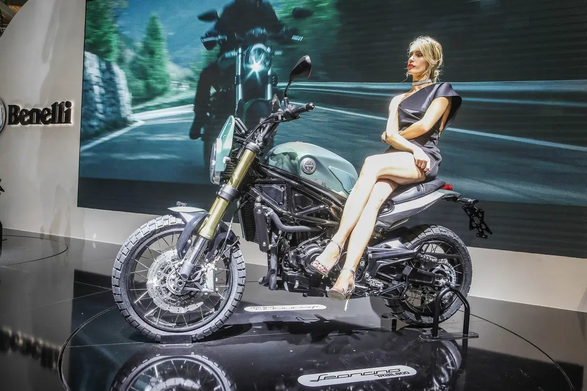 Benelli Leoncino 800 e 800 Trail a EICMA 2019: video, foto e dati (14)
