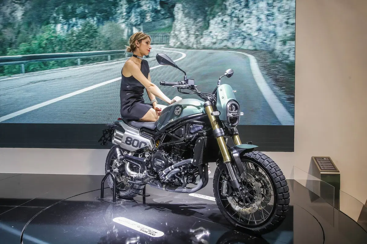 Benelli Leoncino 800 e 800 Trail a EICMA 2019: video, foto e dati (17)