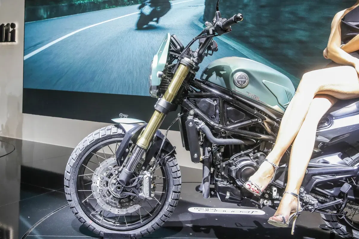 Benelli Leoncino 800 e 800 Trail a EICMA 2019: video, foto e dati (19)