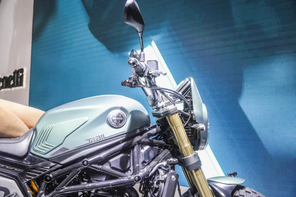 Benelli Leoncino 800 e 800 Trail a EICMA 2019: video, foto e dati (22)