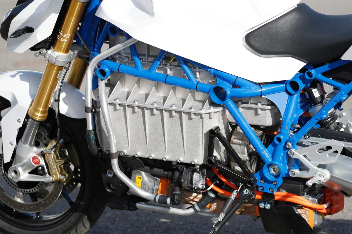 E-Power-Roadster Prototype, la moto elettrica di BMW  (4)