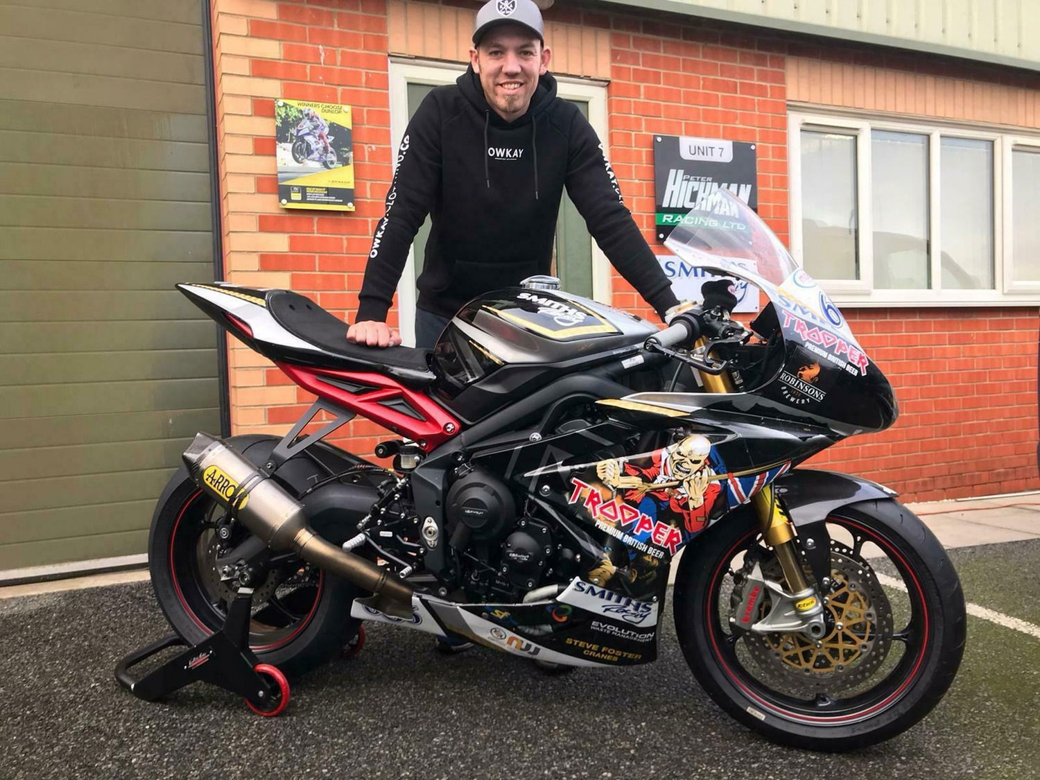 Volete farvi un bel regalo di Natale? E' in vendita la Triumph Daytona 675 di Peter Hickman