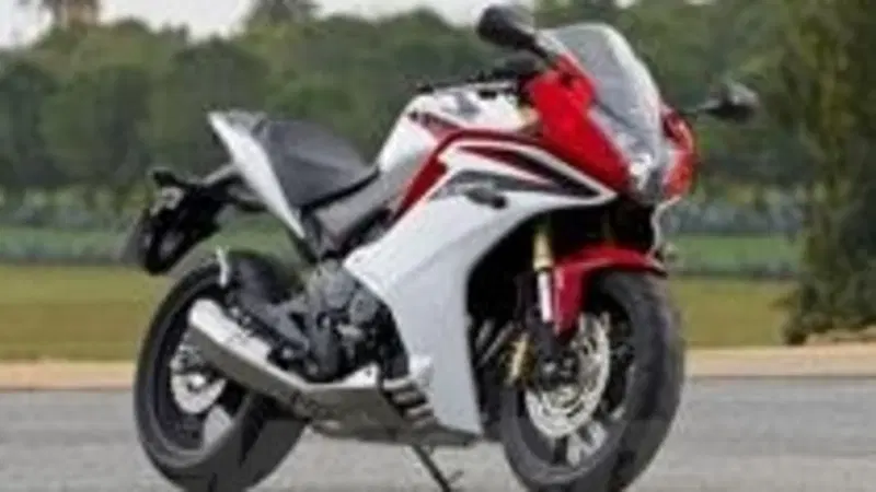 Con l'acquisto di una CBR600F il terminale Akrapovic &egrave; in omaggio