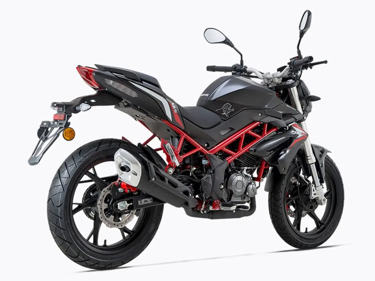 Benelli BN 125: il TEST della “ottavo di litro” più venduta in Italia (2)