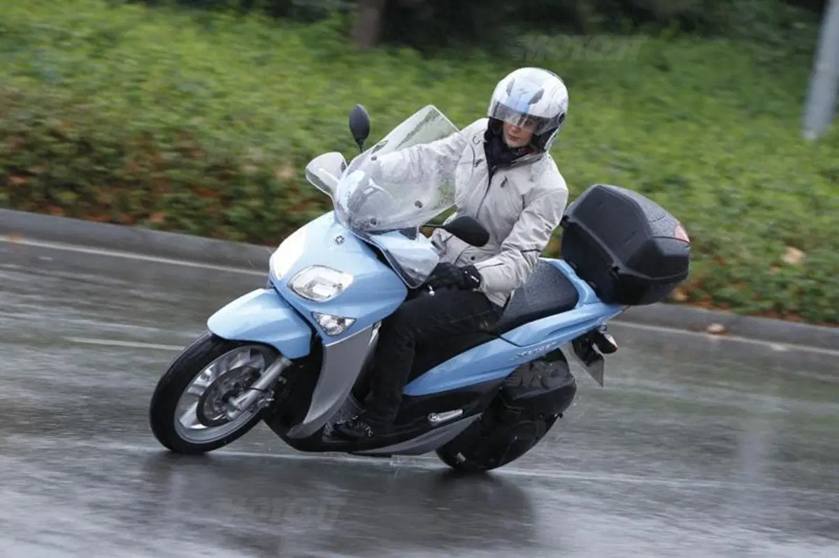 Yamaha Xenter 125  (2)