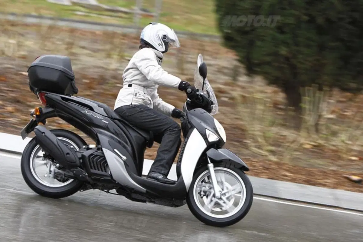 Yamaha Xenter 125  (4)