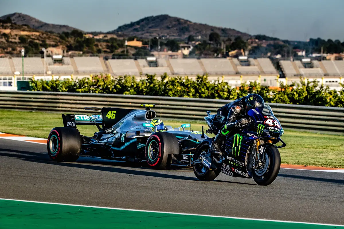 Valentino Rossi e Lewis Hamilton, il video e le foto più belle (32)