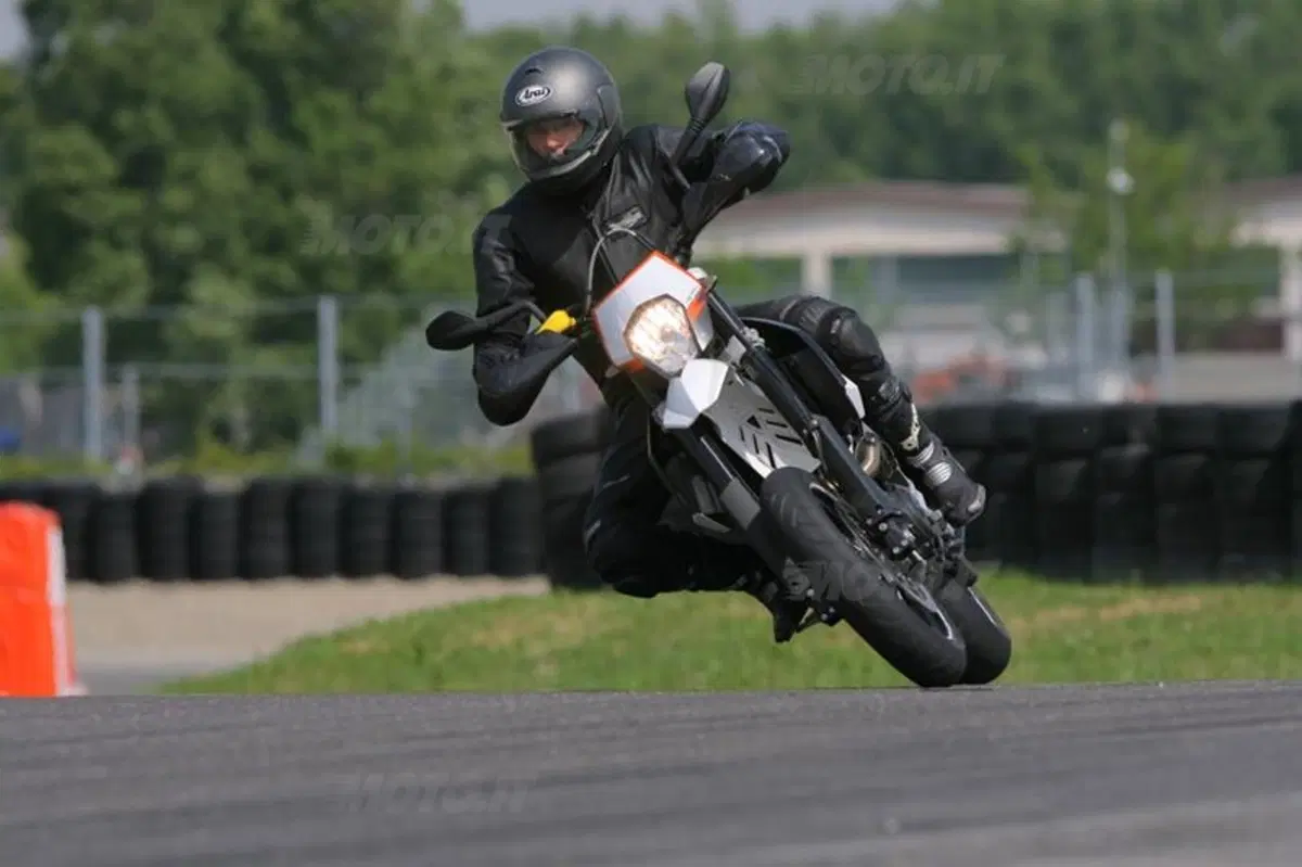 I racconti di Moto.it: Debutto in pista (20)