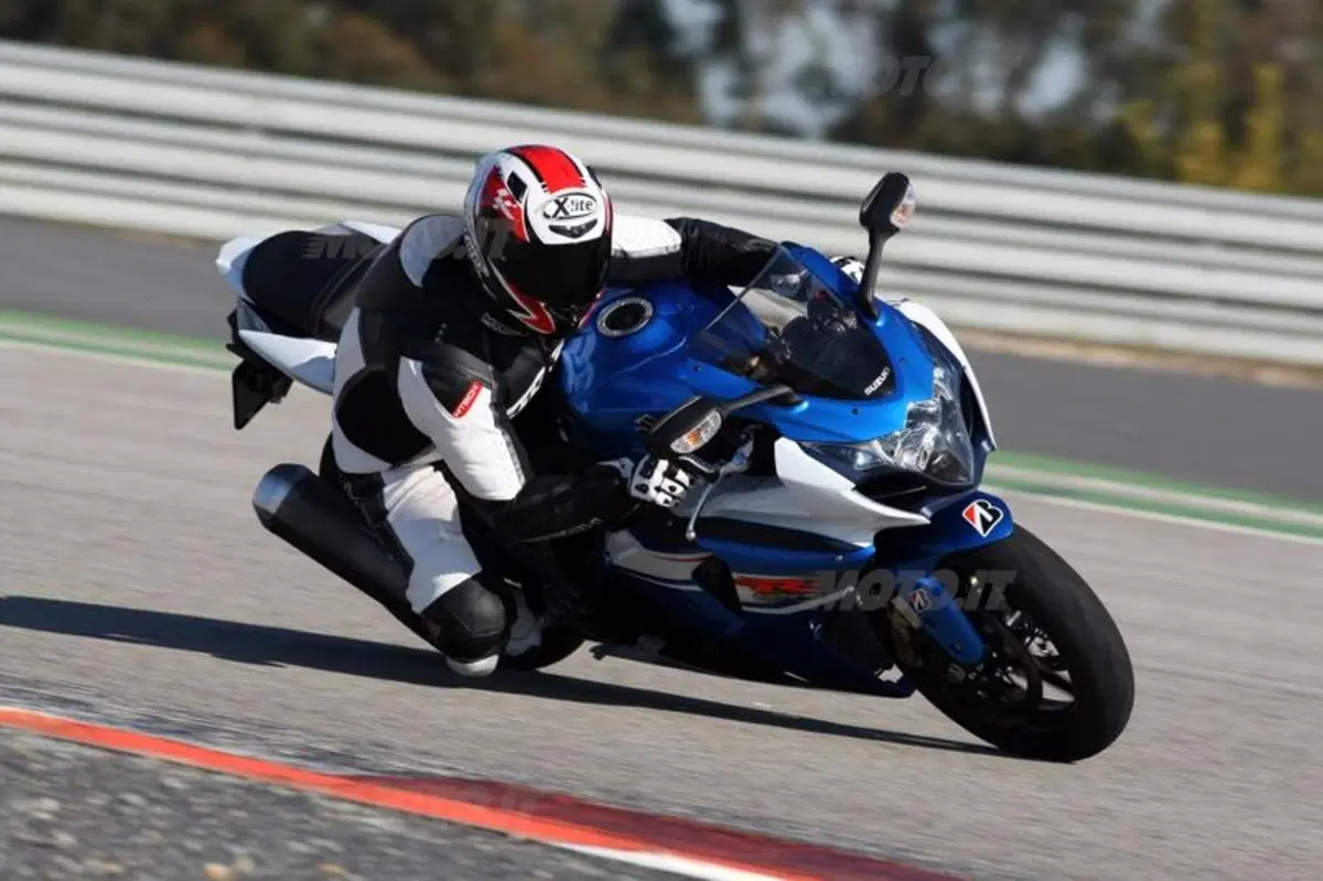 Suzuki GSX-R 1000 2012  (8)