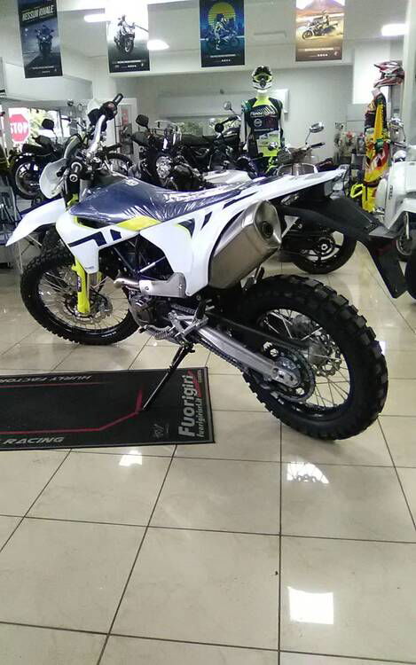 Husqvarna 701 Enduro (2023 - 24) (3)