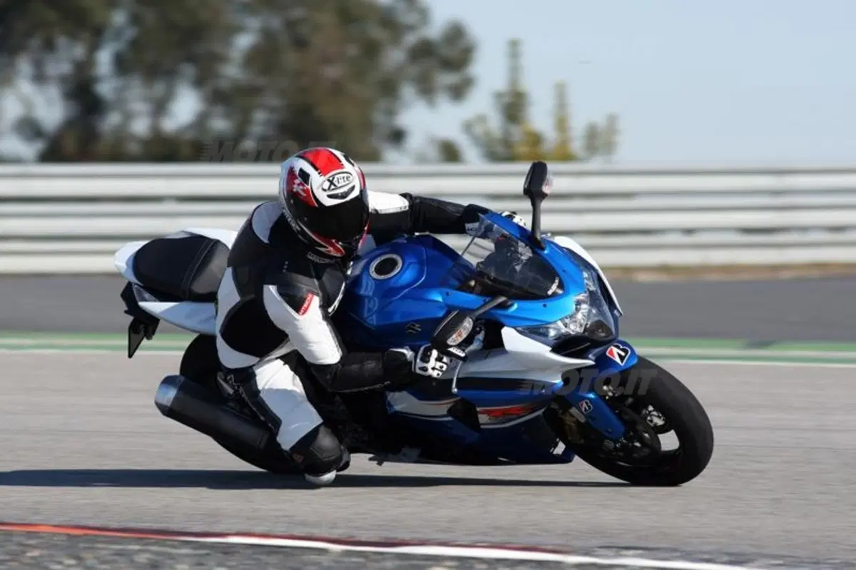 Suzuki GSX-R 1000 2012  (9)