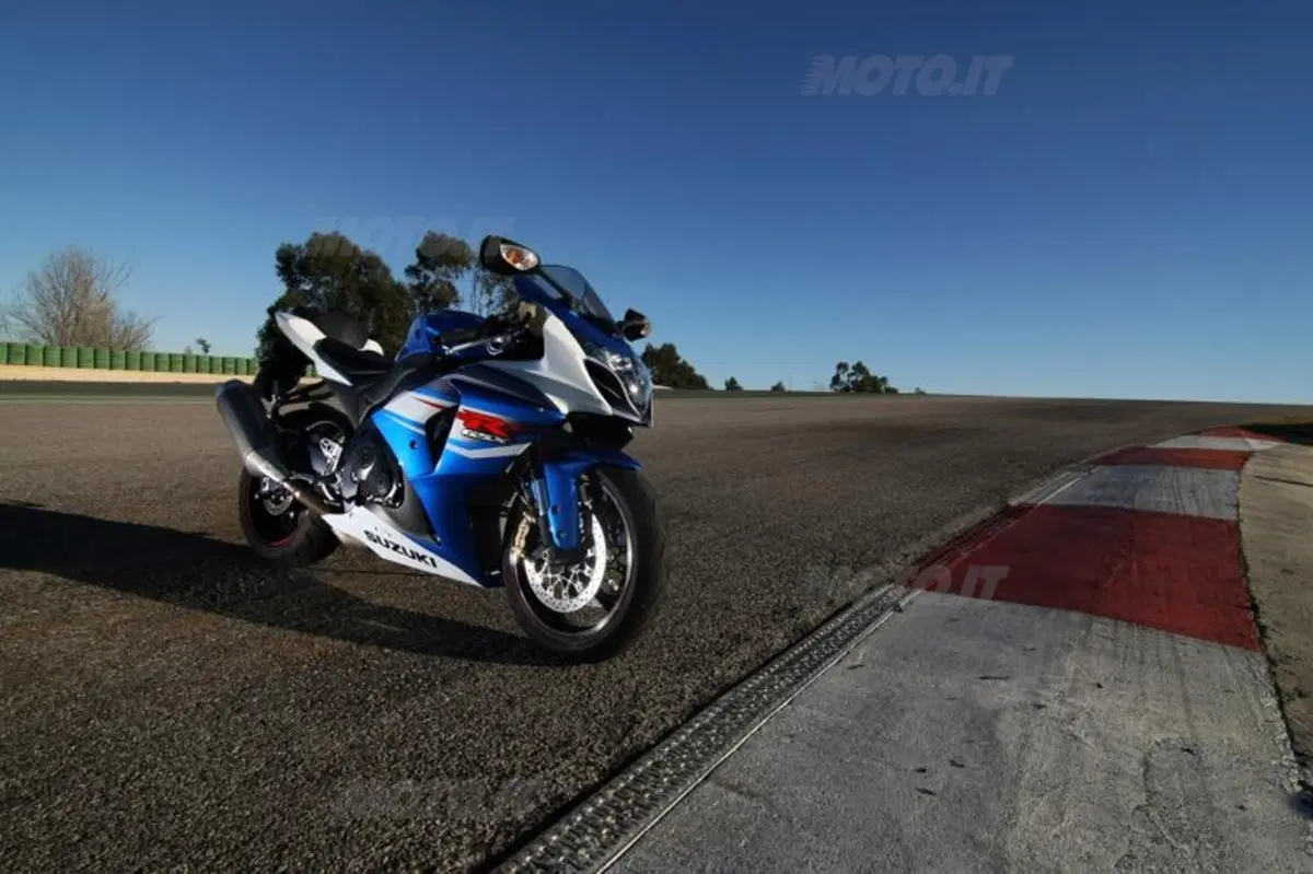 Suzuki GSX-R 1000 2012  (19)