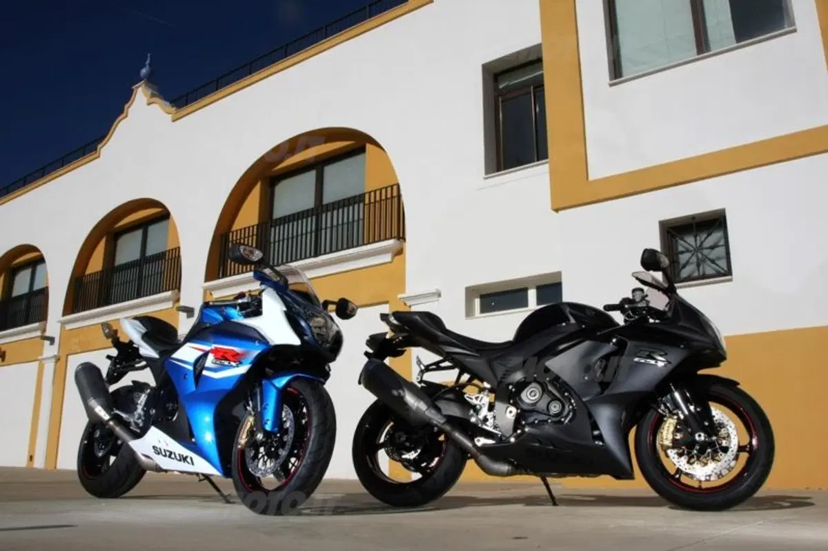 Suzuki GSX-R 1000 2012  (20)