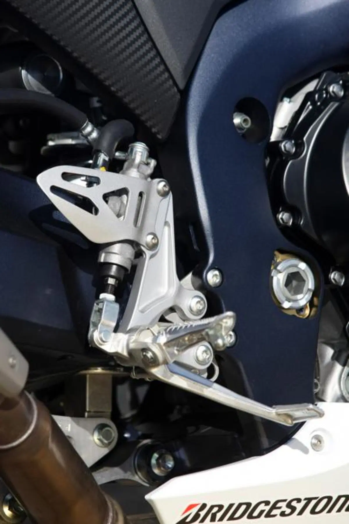 Suzuki GSX-R 1000 2012  (28)