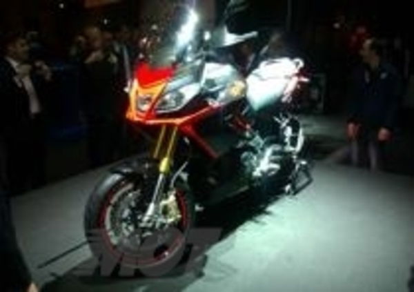 Nuova Aprilia Caponord 1200 con sospensioni attive!