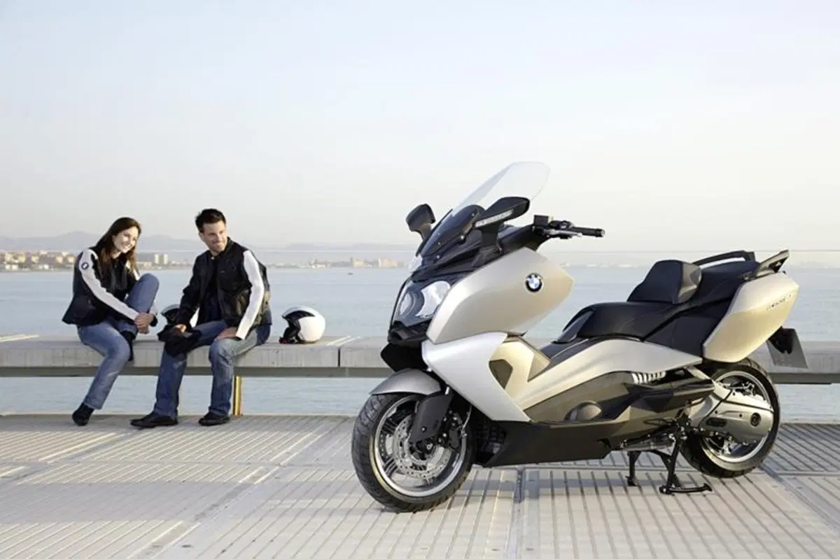 BMW: arrivano il C 600 Sport e il C 650 GT a 11.100 e 11.450 Euro (3)