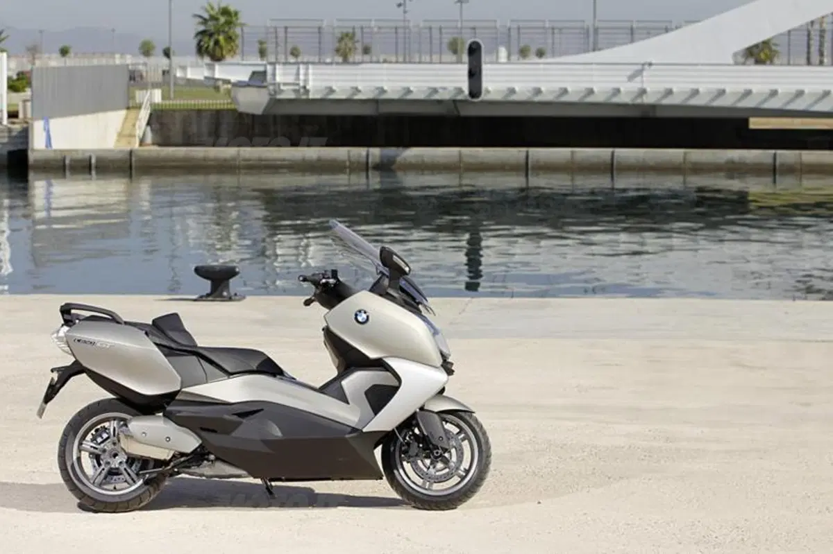 BMW: arrivano il C 600 Sport e il C 650 GT a 11.100 e 11.450 Euro (8)