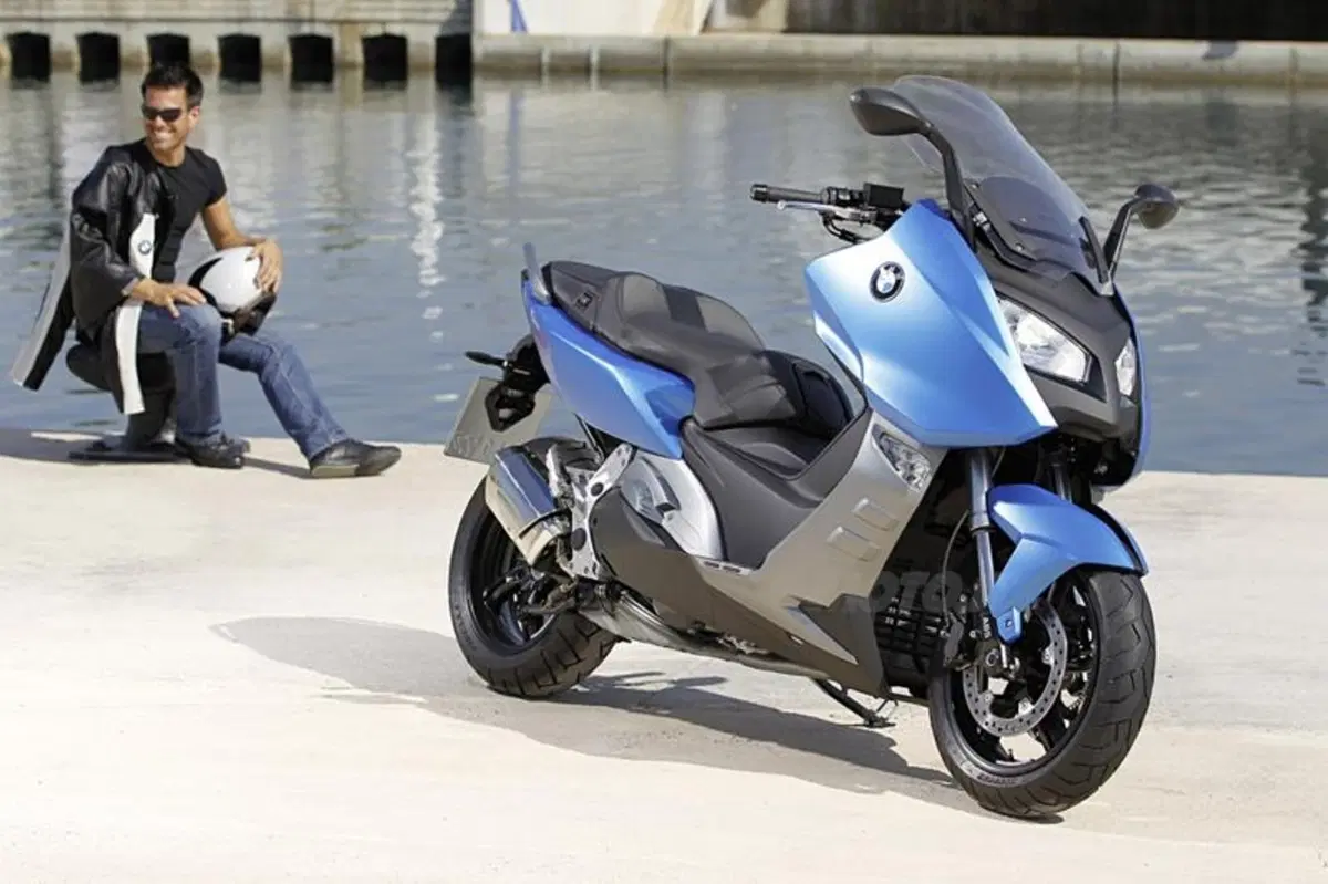 BMW: arrivano il C 600 Sport e il C 650 GT a 11.100 e 11.450 Euro (12)