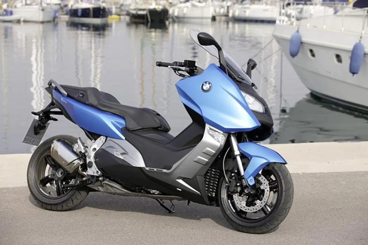 BMW: arrivano il C 600 Sport e il C 650 GT a 11.100 e 11.450 Euro (13)