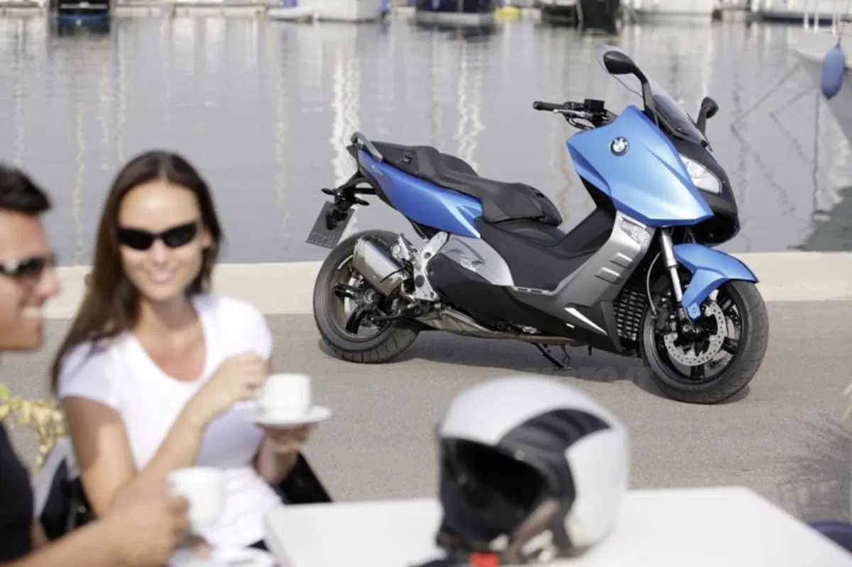 BMW: arrivano il C 600 Sport e il C 650 GT a 11.100 e 11.450 Euro (14)