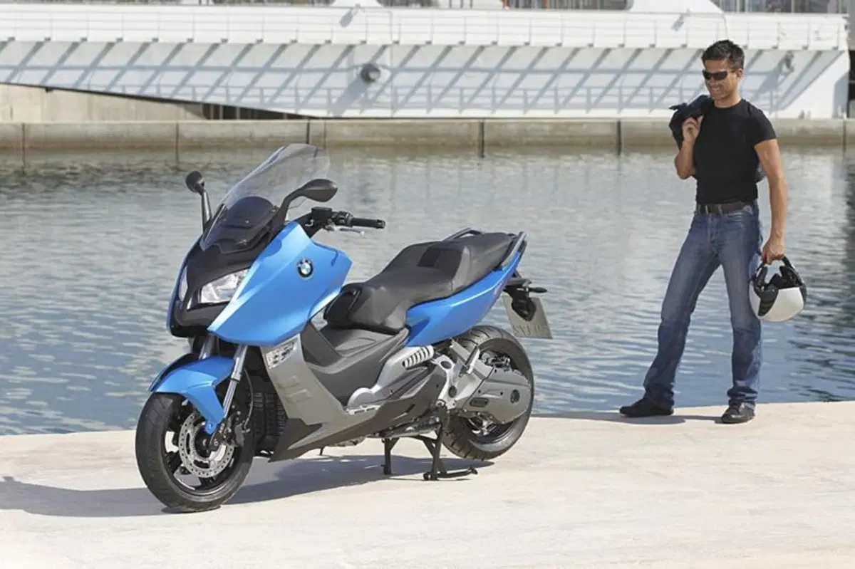 BMW: arrivano il C 600 Sport e il C 650 GT a 11.100 e 11.450 Euro (24)