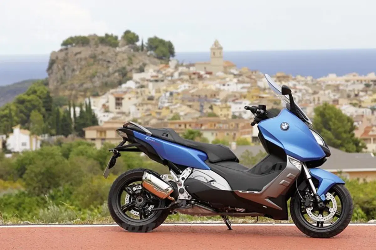 BMW: arrivano il C 600 Sport e il C 650 GT a 11.100 e 11.450 Euro (25)