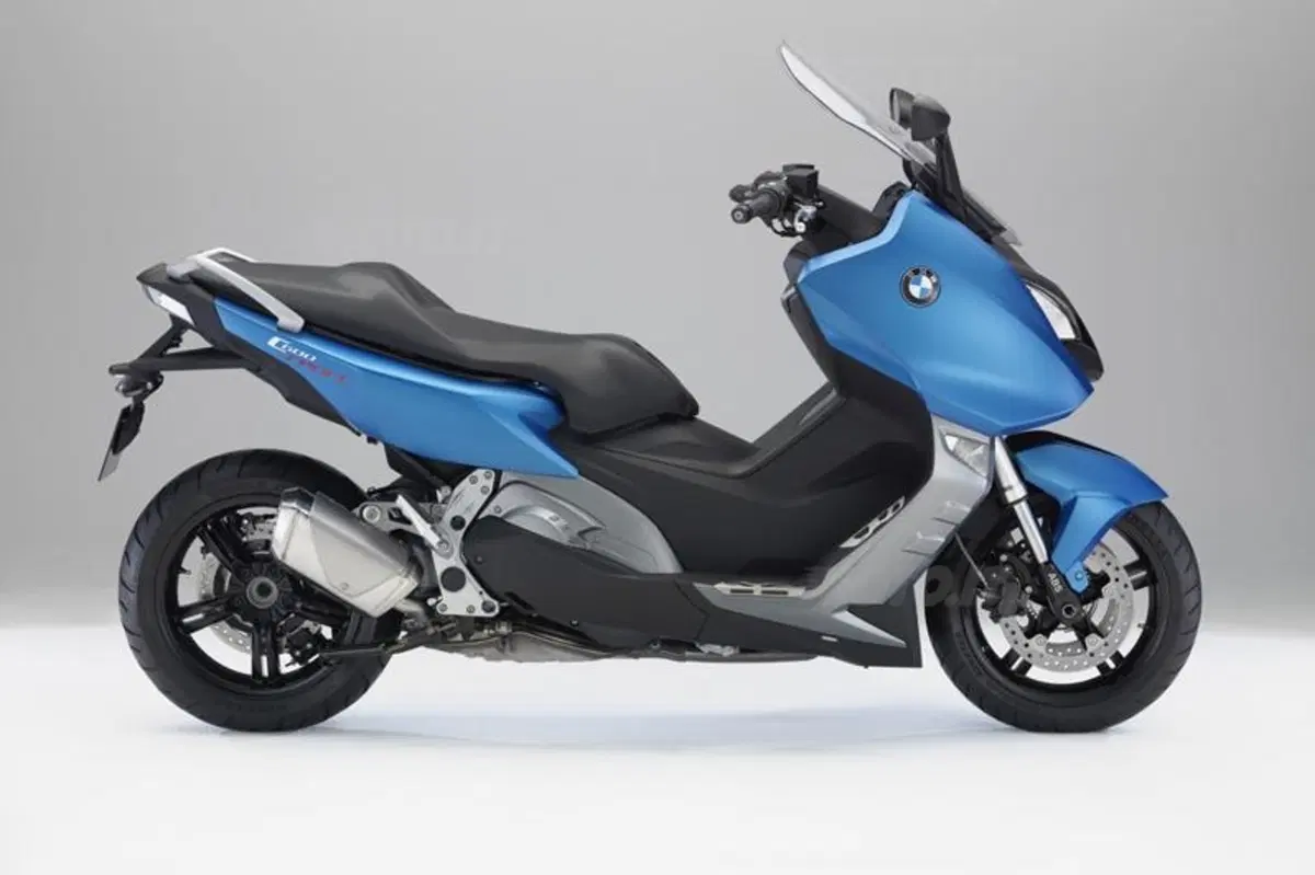 BMW: arrivano il C 600 Sport e il C 650 GT a 11.100 e 11.450 Euro (39)
