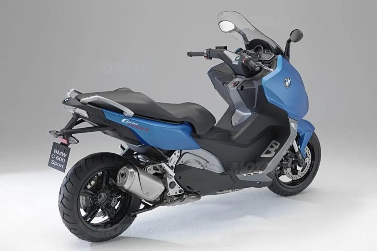 BMW: arrivano il C 600 Sport e il C 650 GT a 11.100 e 11.450 Euro (48)