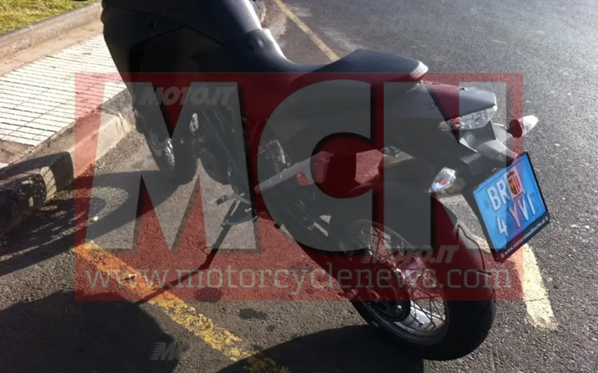 Nuove KTM 1290: Adventure e Super Duke spiate a Tenerife (3)