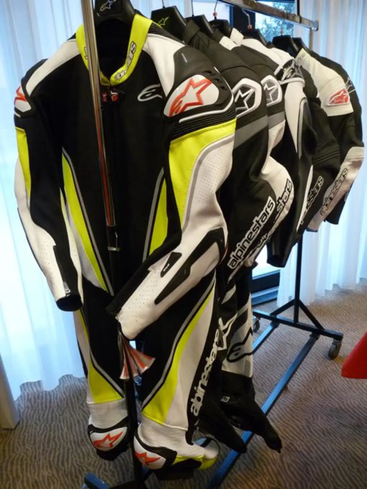 Alpinestars presenta la collezione Primavera 2012