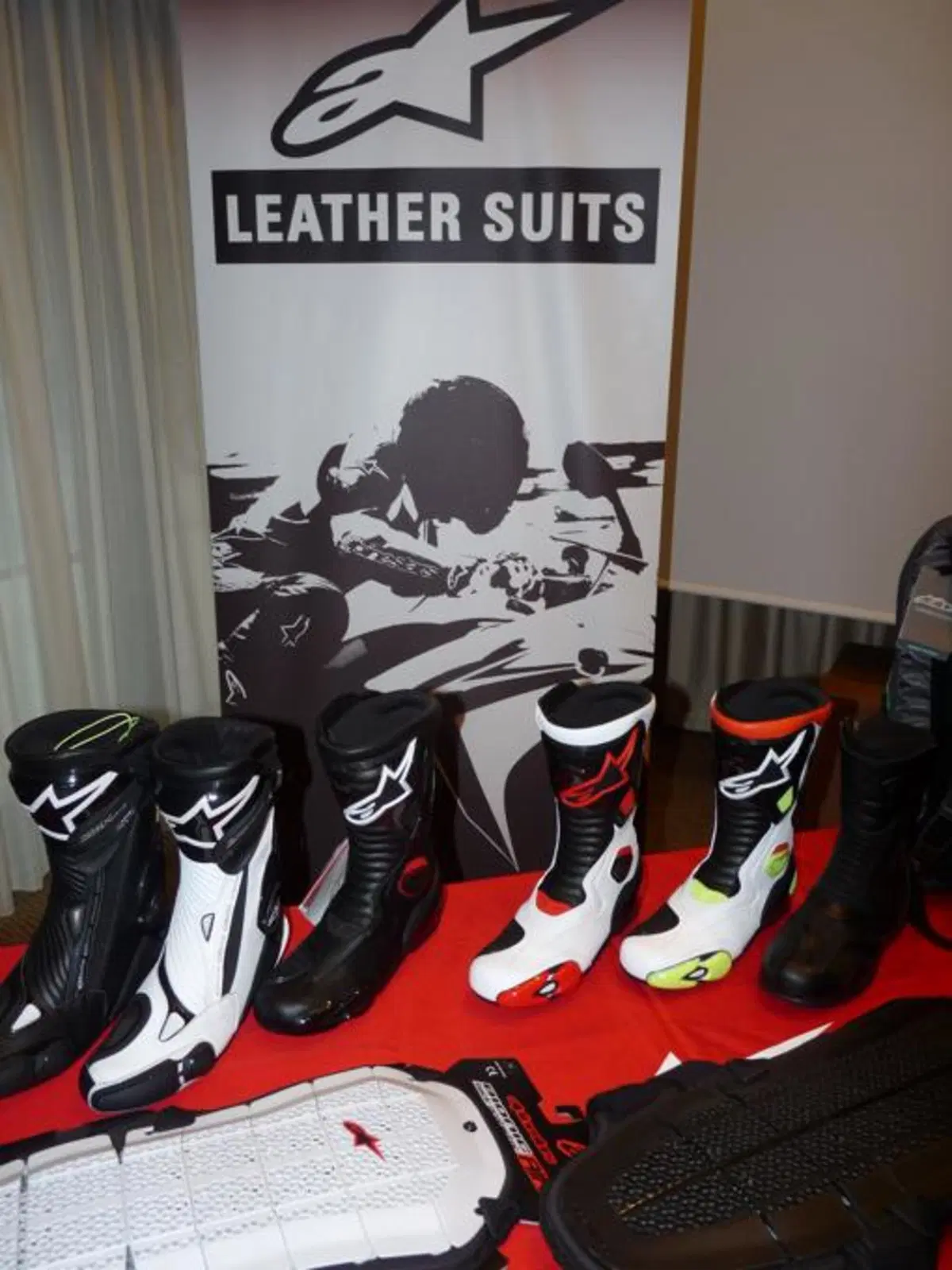 Alpinestars presenta la collezione Primavera 2012 (2)