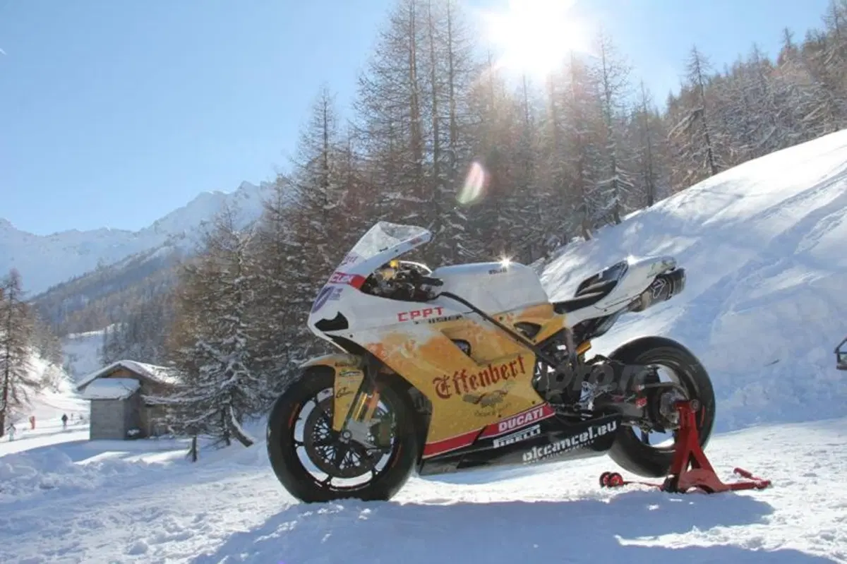 Presentato al Sestriere il Team Effenbert Liberty Racing Superbike (5)