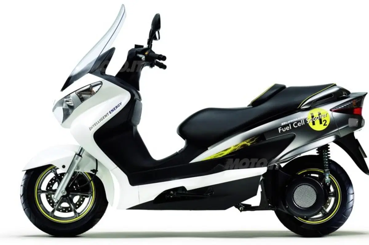 Suzuki stipula un accordo con Intelligent Energy, arriva il Burgman Fuel Cell (2)