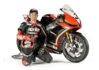 Superbike: Biaggi e Laverty alla presentazione del team Aprilia Racing