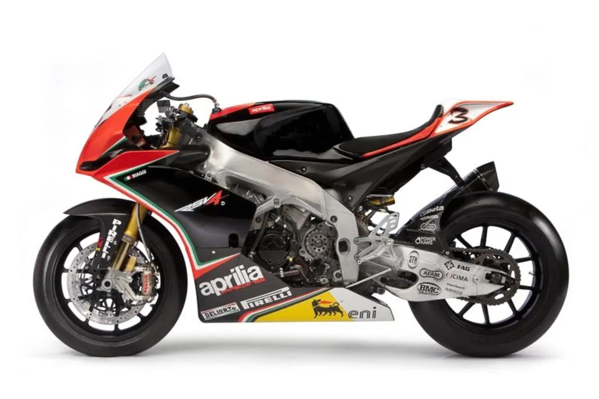 Superbike: Biaggi e Laverty alla presentazione del team Aprilia Racing (2)