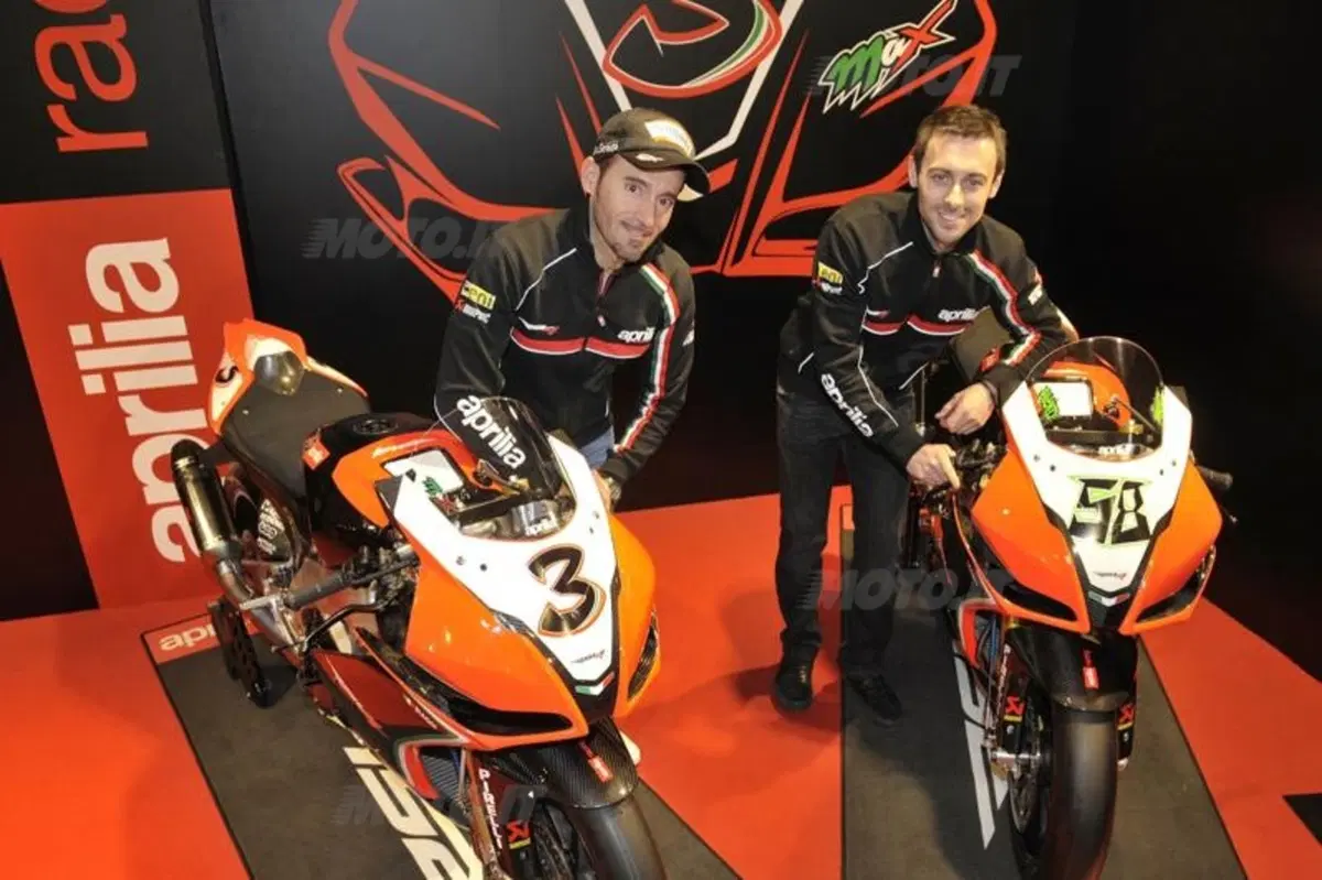 Superbike: Biaggi e Laverty alla presentazione del team Aprilia Racing (15)